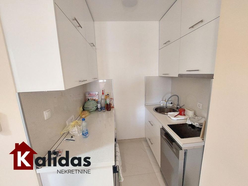 Slika 9 - Stan,NOVI SAD,BULEVAR,kv: 44, € 135960, ID: 1007235