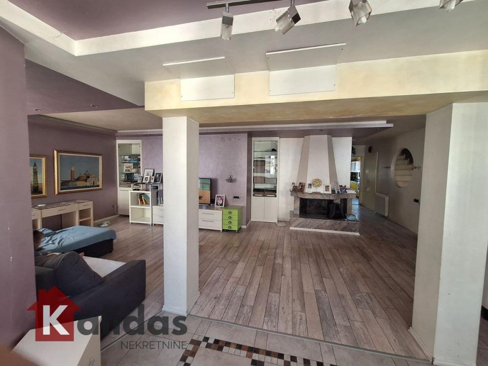 Glavna slika -Stan,NOVI SAD,BULEVAR,kv: 174, € 268800, ID: 1007390