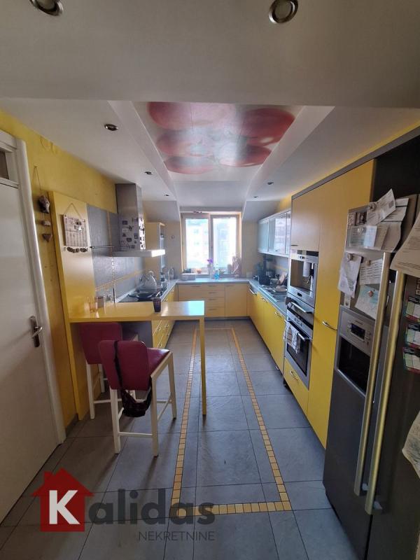 Slika 2 - Stan,NOVI SAD,BULEVAR,kv: 174, € 268800, ID: 1007390