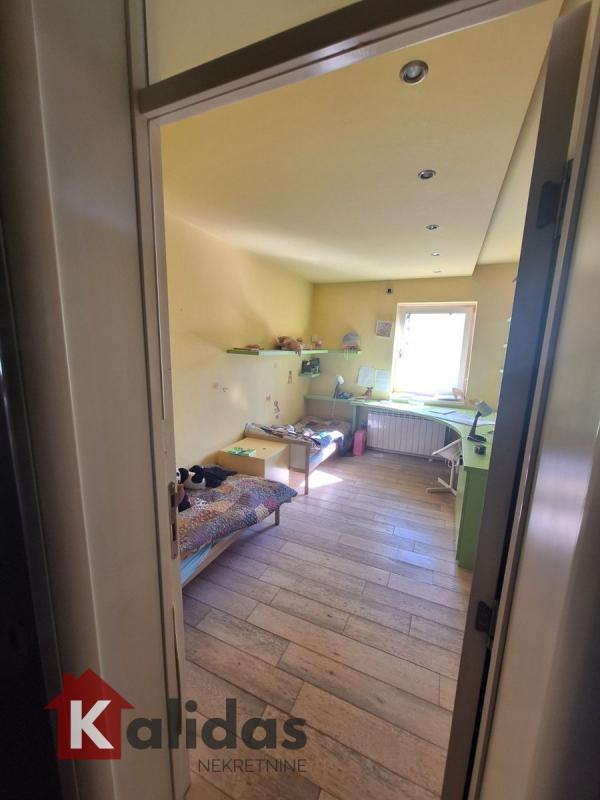 Slika 10 - Stan,NOVI SAD,BULEVAR,kv: 174, € 268800, ID: 1007390