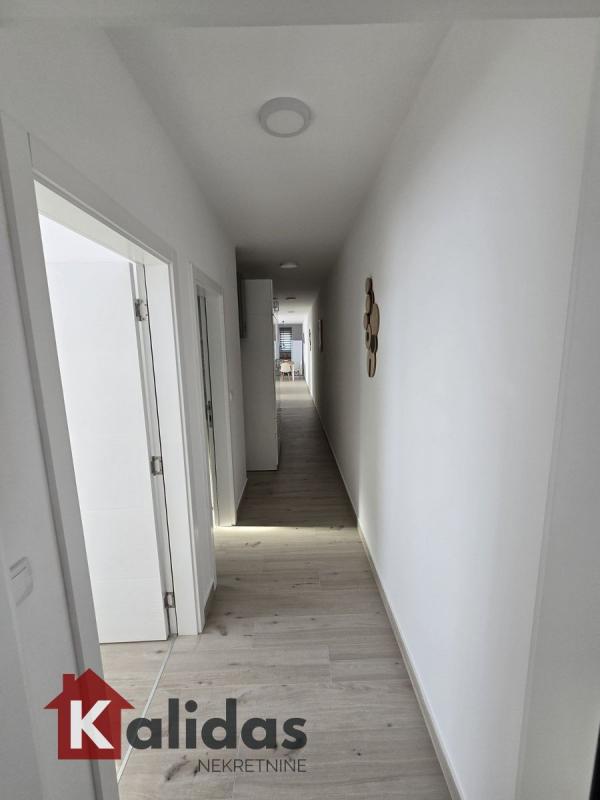 Slika 7 - Stan,NOVI SAD,ADICE,kv: 88, € 176100, ID: 1007257