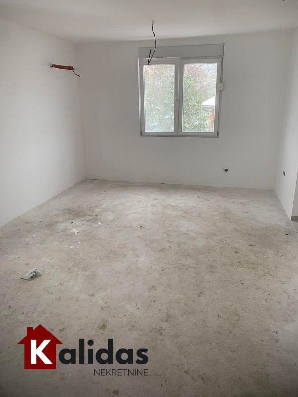 Slika 2 - Stan,PETROVARADIN,PETROVARADIN,kv: 81, € 141100, ID: 1005971