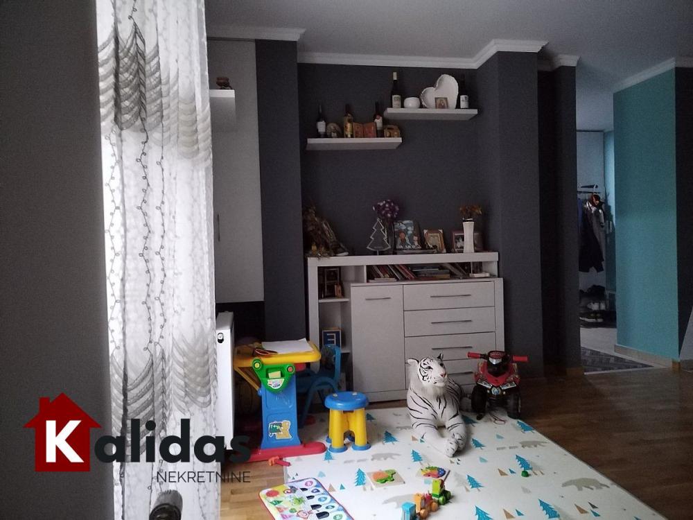 Slika 2 - Stan,PETROVARADIN,PETROVARADIN,kv: 53, € 123600, ID: 1004716