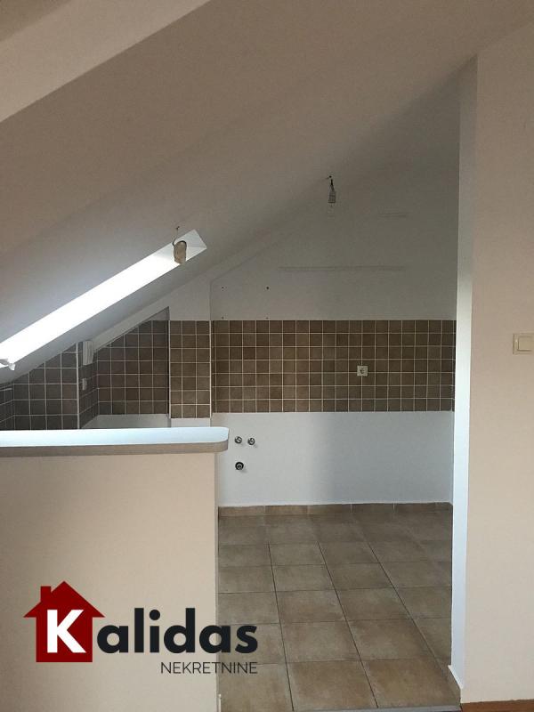 Slika 3 - Stan,NOVI SAD,NOVA DETELINARA,kv: 98, € 202000, ID: 1004197