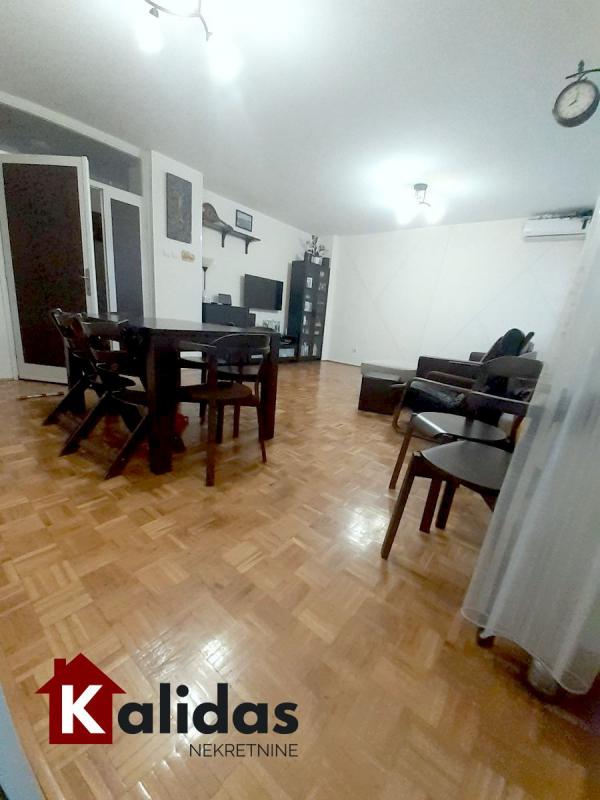 Slika 3 - Stan,NOVI SAD,BULEVAR,kv: 75, € 185400, ID: 1005879
