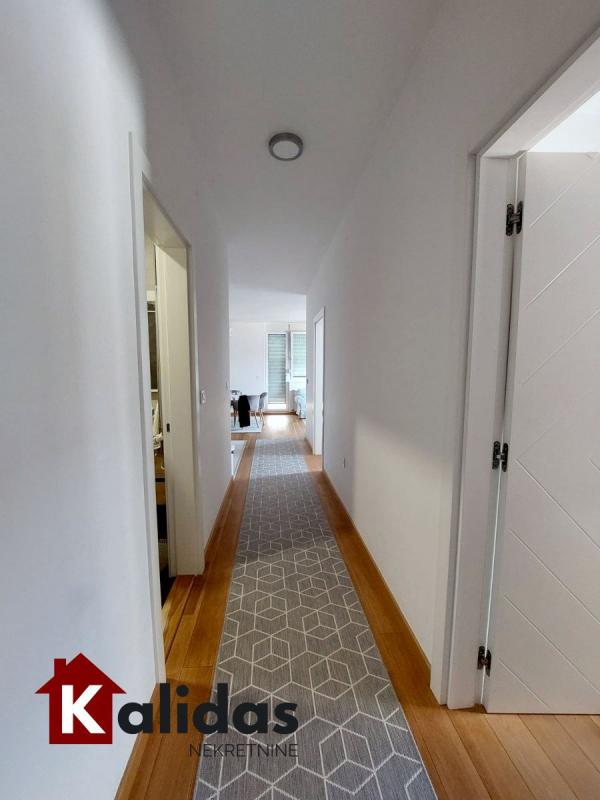 Slika 8 - Stan,NOVI SAD,CENTAR,kv: 73, € 293550, ID: 1005492