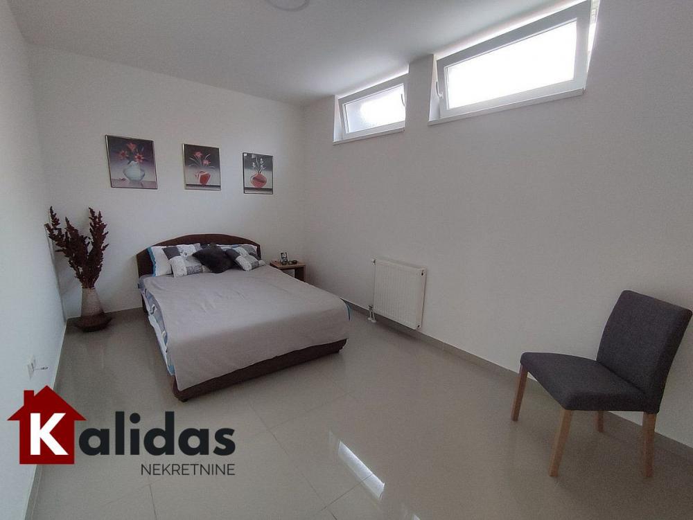 Slika 9 - Stan,NOVI SAD,ADICE,kv: 70, € 82400, ID: 1006392