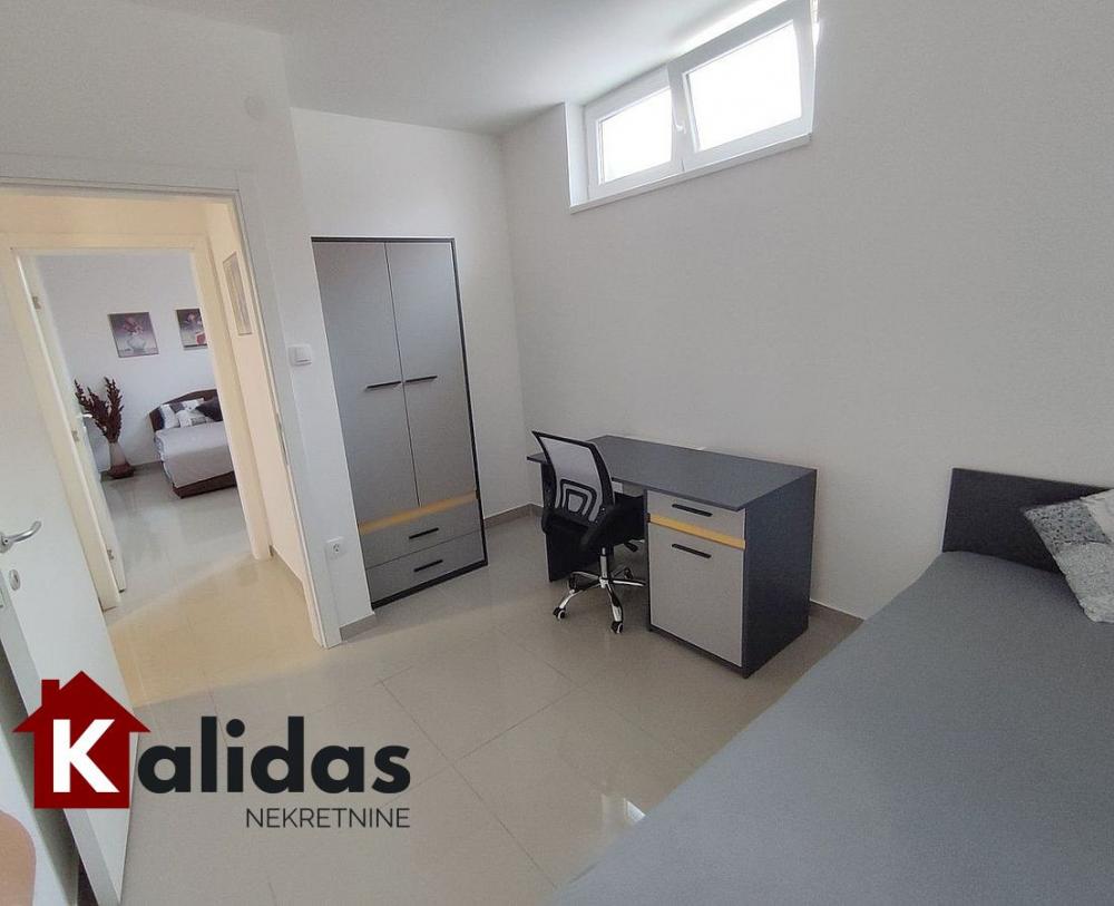 Slika 11 - Stan,NOVI SAD,ADICE,kv: 70, € 82400, ID: 1006392