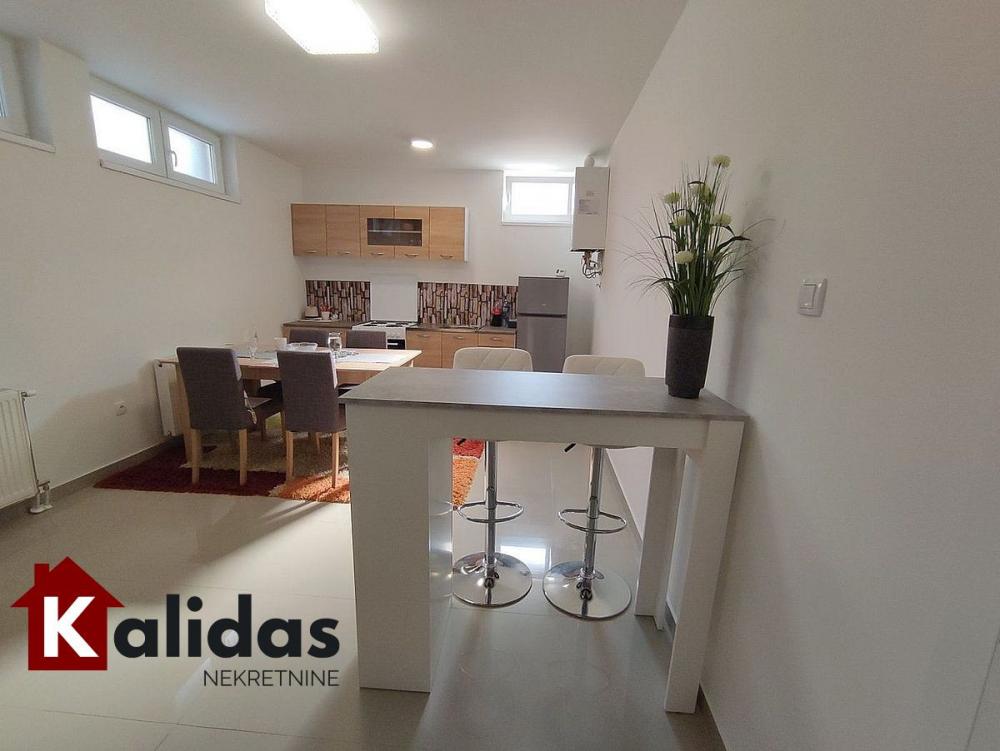 Slika 3 - Stan,NOVI SAD,ADICE,kv: 70, € 82400, ID: 1006392