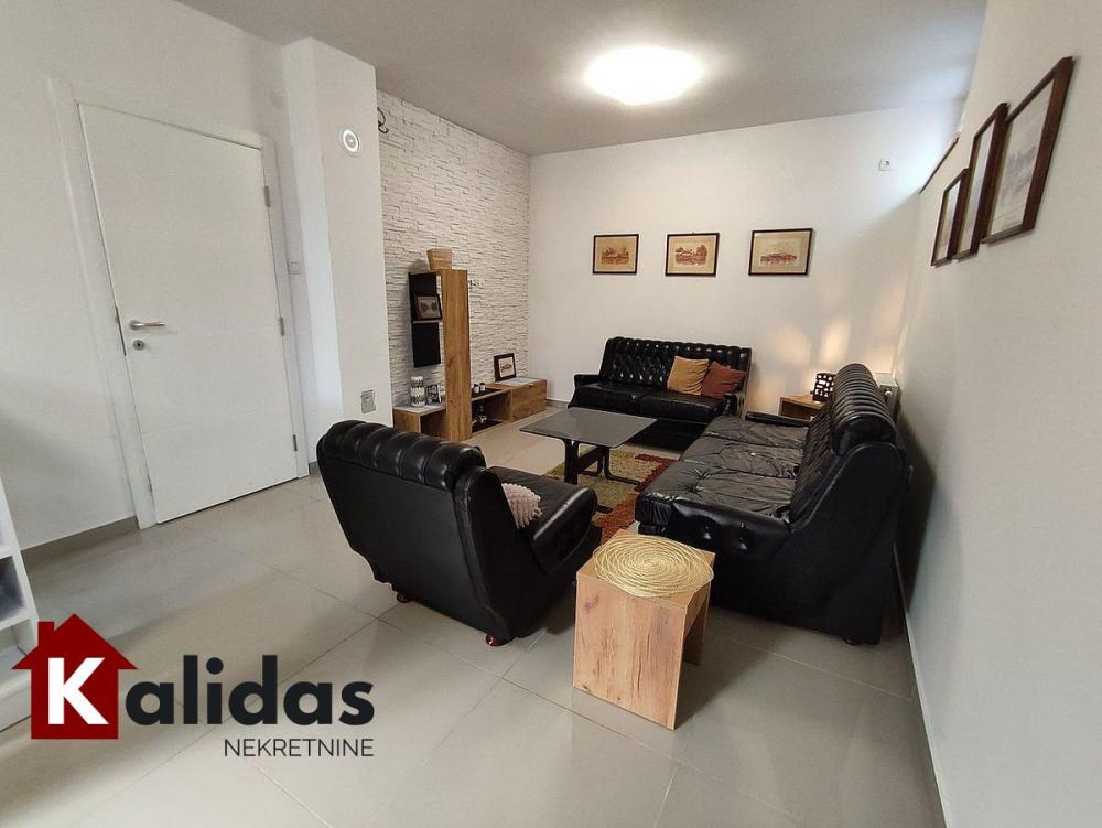 Slika 1 - Stan,NOVI SAD,ADICE,kv: 70, € 82400, ID: 1006392