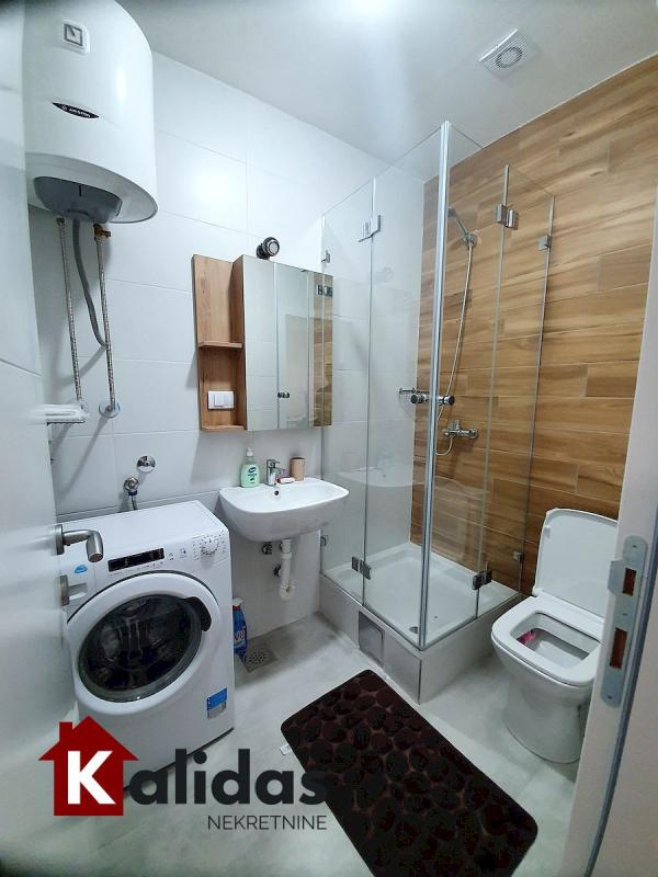 Slika 8 - Stan,NOVI SAD,CENTAR,kv: 25, € 84970, ID: 1005960