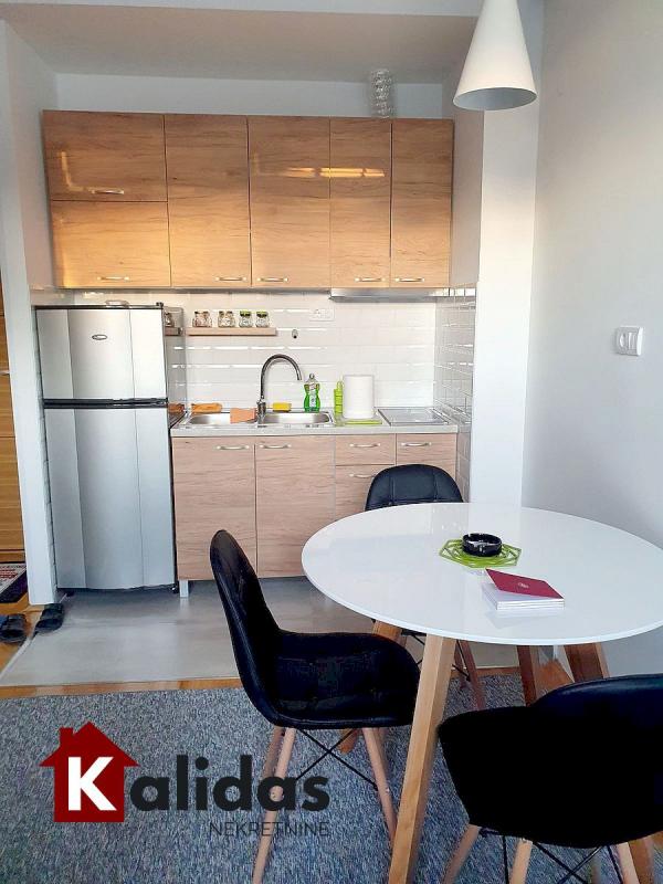 Slika 4 - Stan,NOVI SAD,CENTAR,kv: 25, € 84970, ID: 1005960