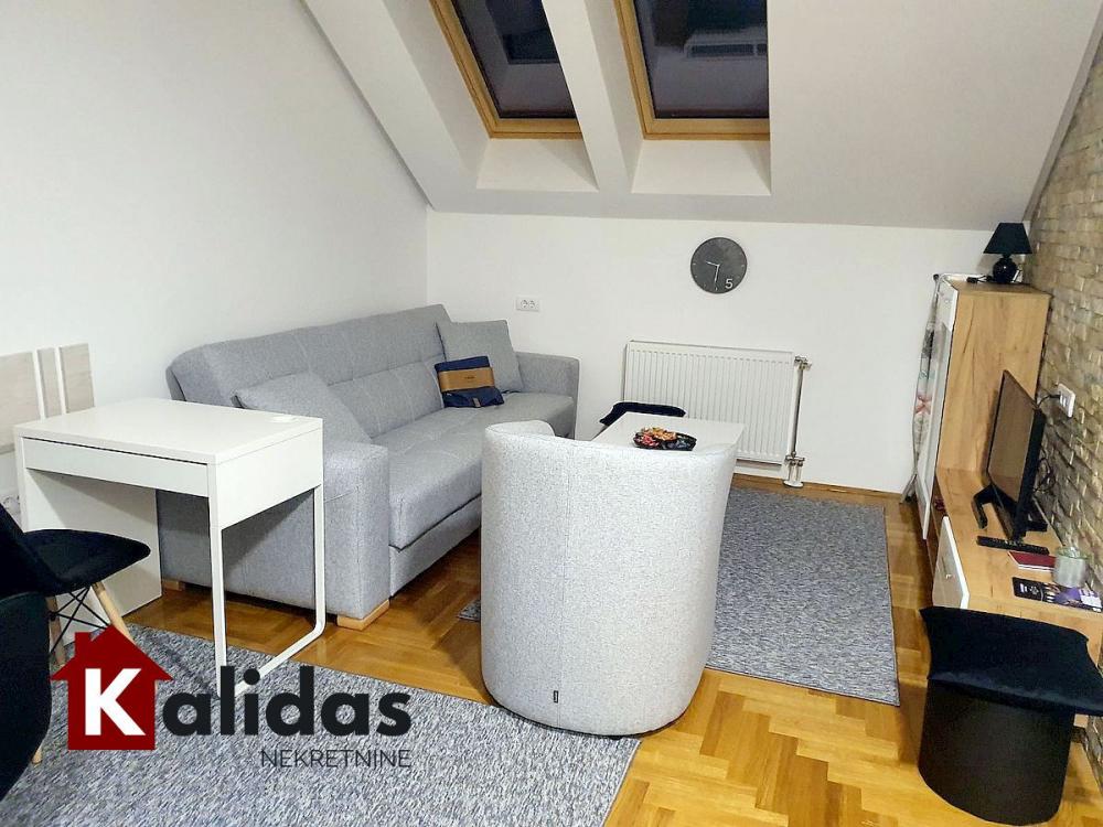 Slika 1 - Stan,NOVI SAD,CENTAR,kv: 25, € 84970, ID: 1005960