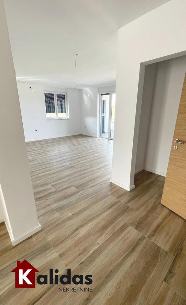 Slika 2 - Stan,PETROVARADIN,ALIBEGOVAC,kv: 116, € 218560, ID: 1006265