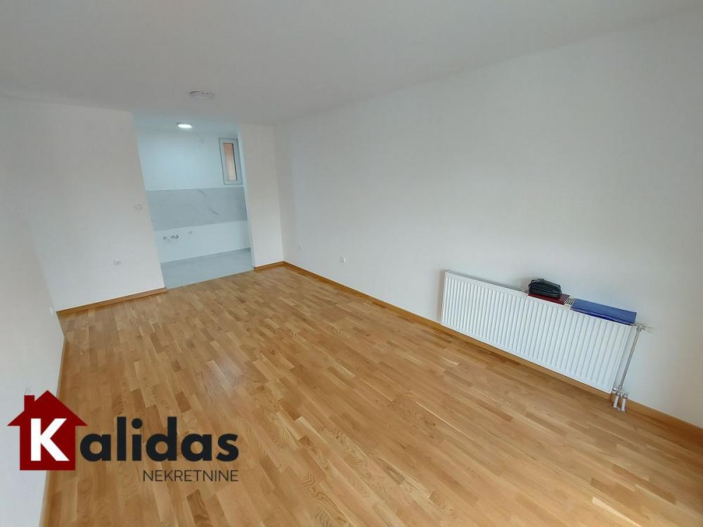 Slika 2 - Stan,NOVI SAD,ADICE,kv: 45, € 108150, ID: 1005730