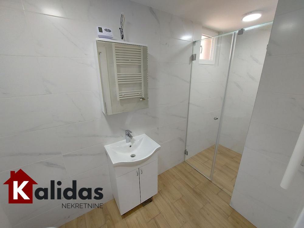 Slika 9 - Stan,NOVI SAD,ADICE,kv: 45, € 108150, ID: 1005730