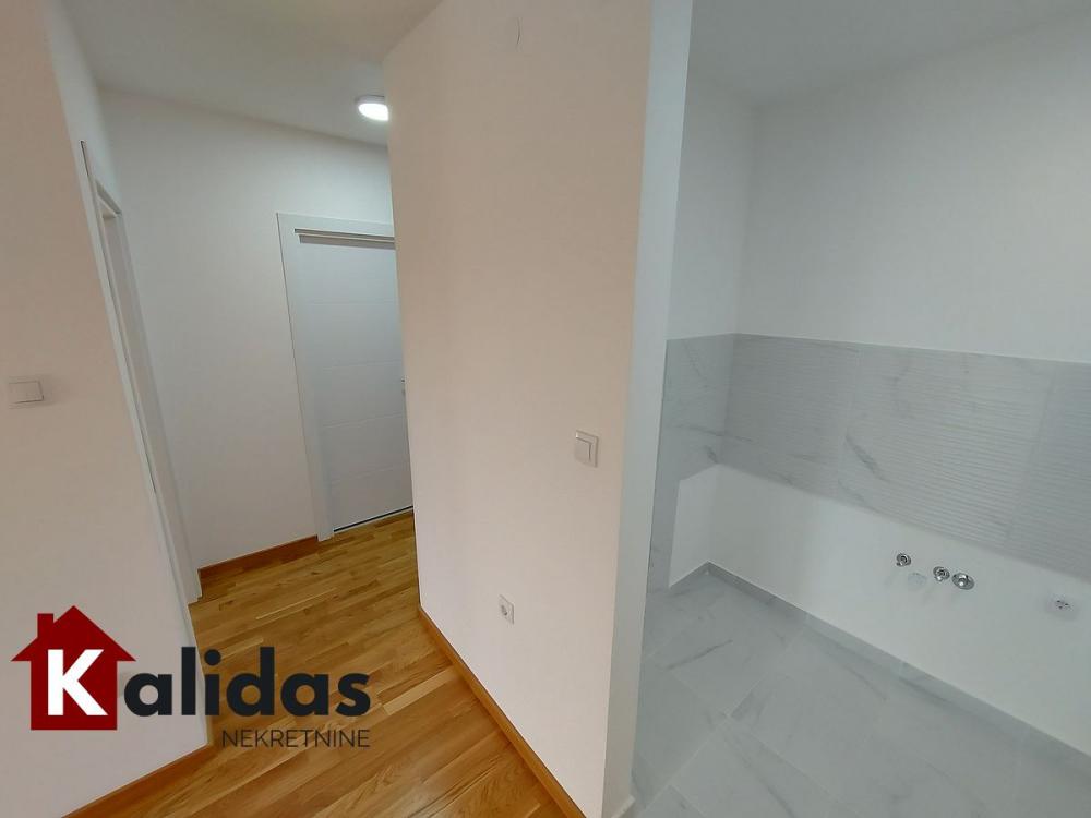 Slika 6 - Stan,NOVI SAD,ADICE,kv: 45, € 108150, ID: 1005730