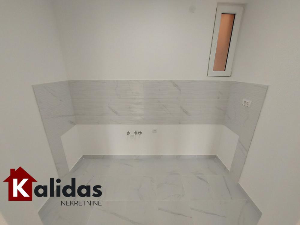 Slika 5 - Stan,NOVI SAD,ADICE,kv: 45, € 108150, ID: 1005730