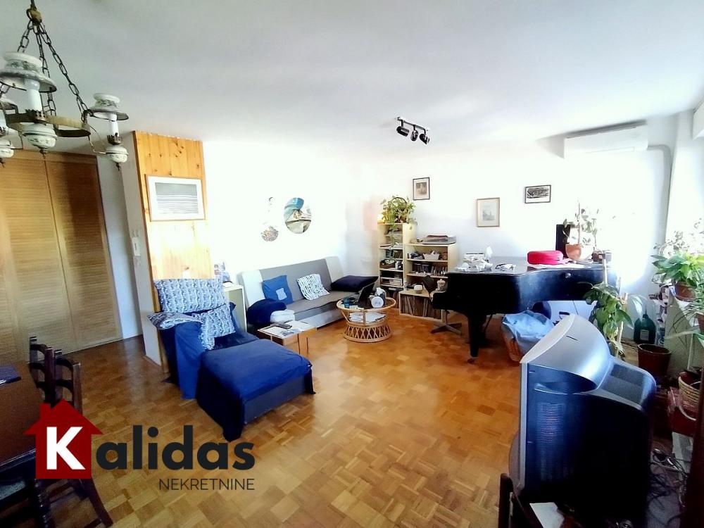 Slika 3 - Stan,NOVI SAD,BULEVAR,kv: 94, € 213000, ID: 1004130