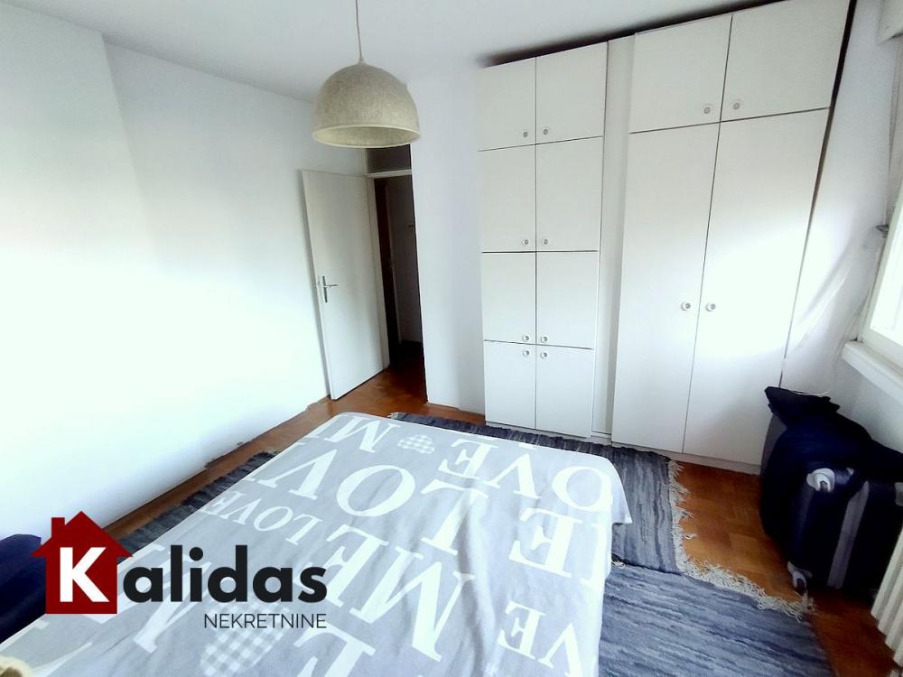 Slika 11 - Stan,NOVI SAD,BULEVAR,kv: 94, € 213000, ID: 1004130