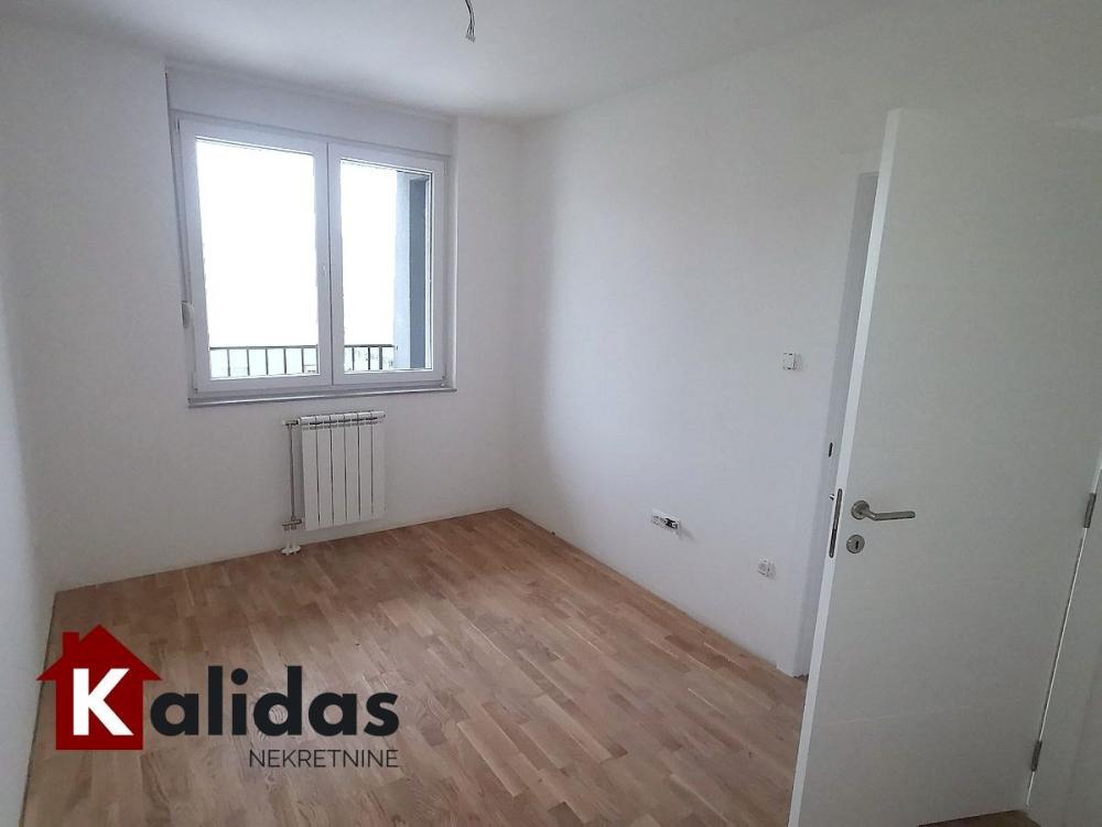 Slika 4 - Stan,NOVI SAD,DETELINARA,kv: 40, € 123600, ID: 1004962