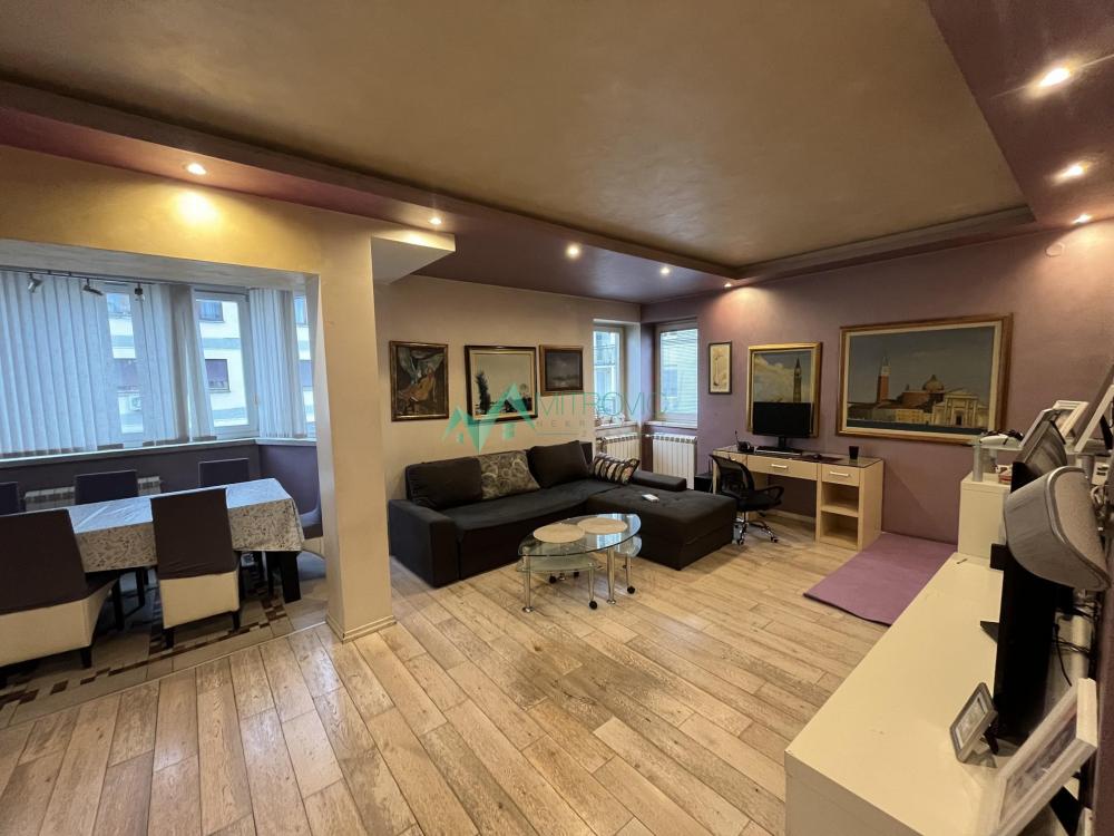 Slika 1 - Novi Sad, Bulevar oslobođenja - Prostran petosoban stan, 174m2 + 20m2 + garaža 