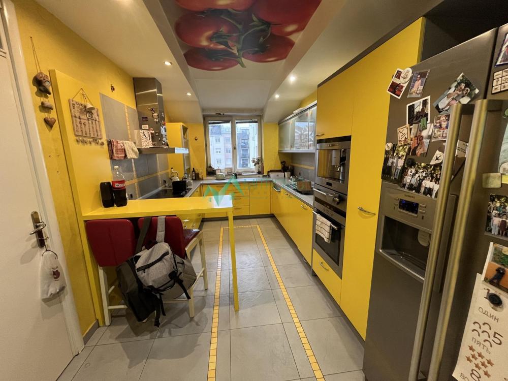 Slika 5 - Novi Sad, Bulevar oslobođenja - Prostran petosoban stan, 174m2 + 20m2 + garaža 