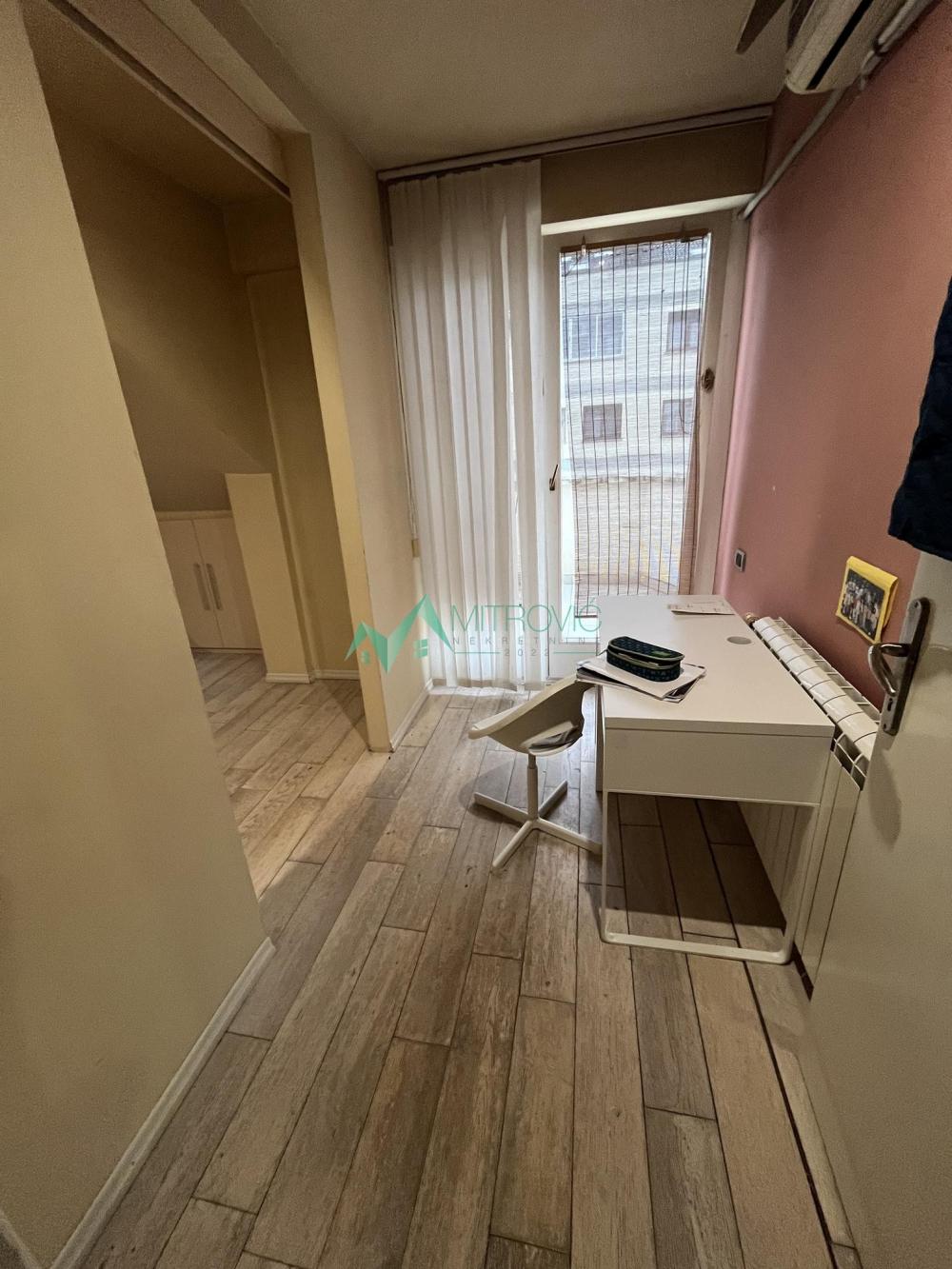 Slika 10 - Novi Sad, Bulevar oslobođenja - Prostran petosoban stan, 174m2 + 20m2 + garaža 