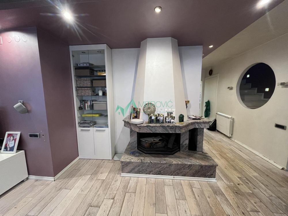 Slika 3 - Novi Sad, Bulevar oslobođenja - Prostran petosoban stan, 174m2 + 20m2 + garaža 