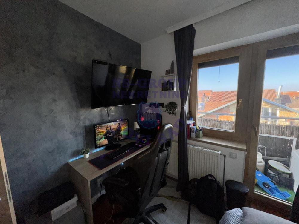 Slika 6 - Fenomenalan sa tri spavaće sobe, veoma svetao i komforan! 91m2