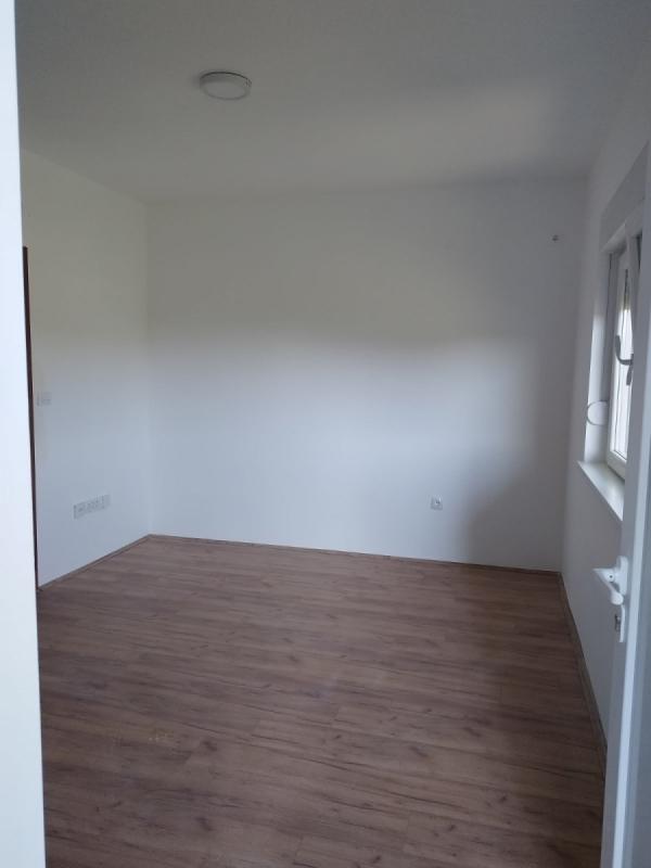 Slika 4 - Stan,NOVI SAD,ADICE,kv: 29.83, € 51500, ID: 1058422