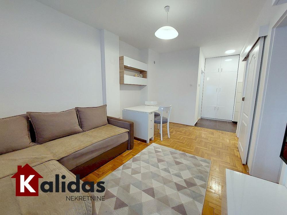 Slika 3 - Stan,NOVI SAD,CENTAR,kv: 39, € 133900, ID: 1007769