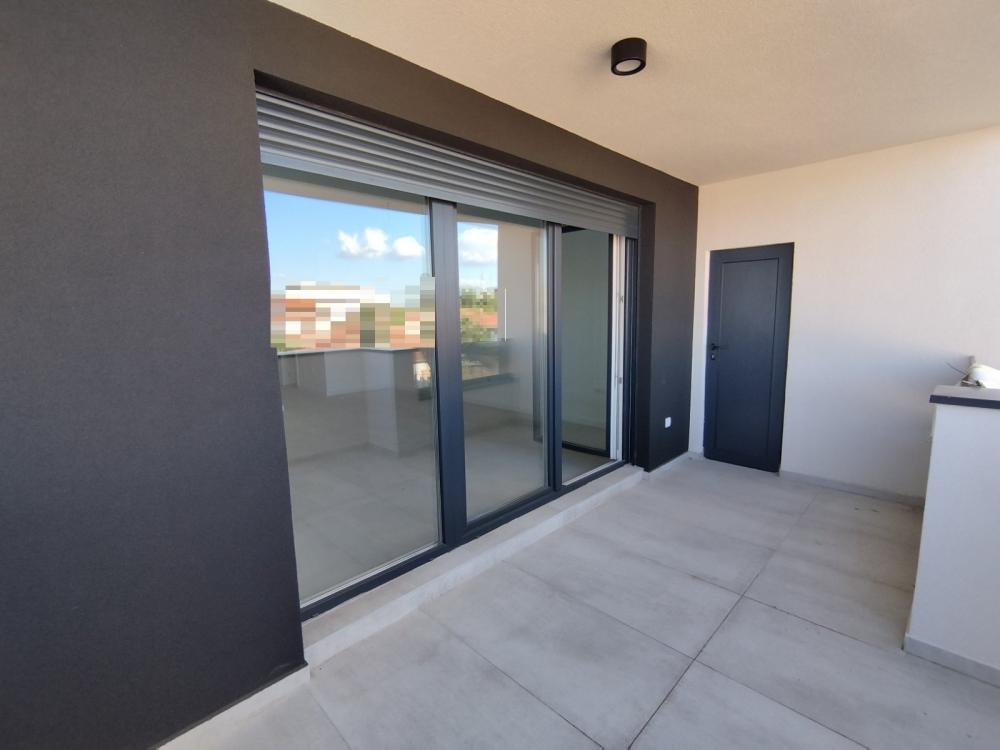 Slika 2 - Četvorosoban, useljiv, odličan, dva mokra čvora, tri terase, PDV, Bulevar patrijarha Pavla!  š. 522956