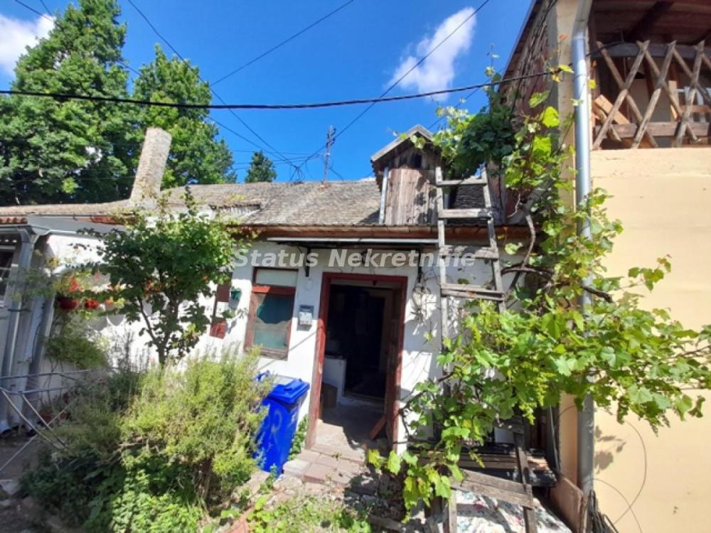 Slika 1 - Petrovaradin - dvorišni stan za renoviranje