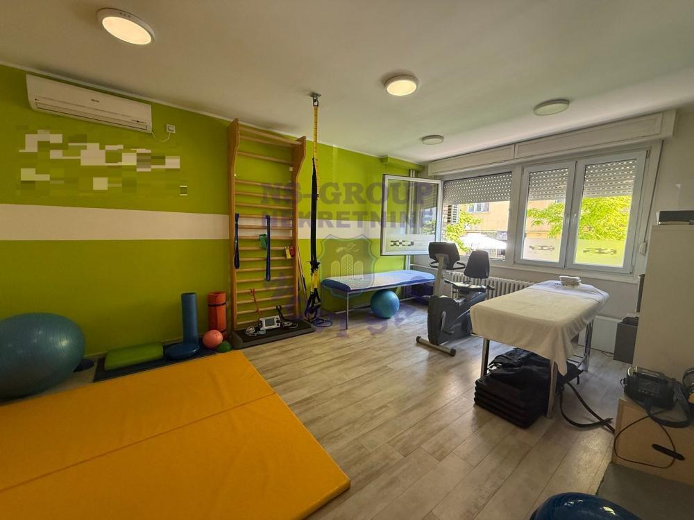 Glavna slika -Jedinstvena nekretnina, visoki partrer, odlično i za poslovni prostor! Centar! š. 548496