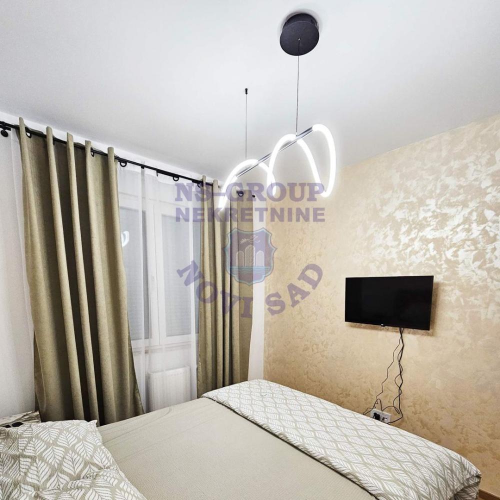 Slika 4 - Dvosoban, 47m2, Avijatičarsko naselje Novi Sad, sa terasom, ima lift