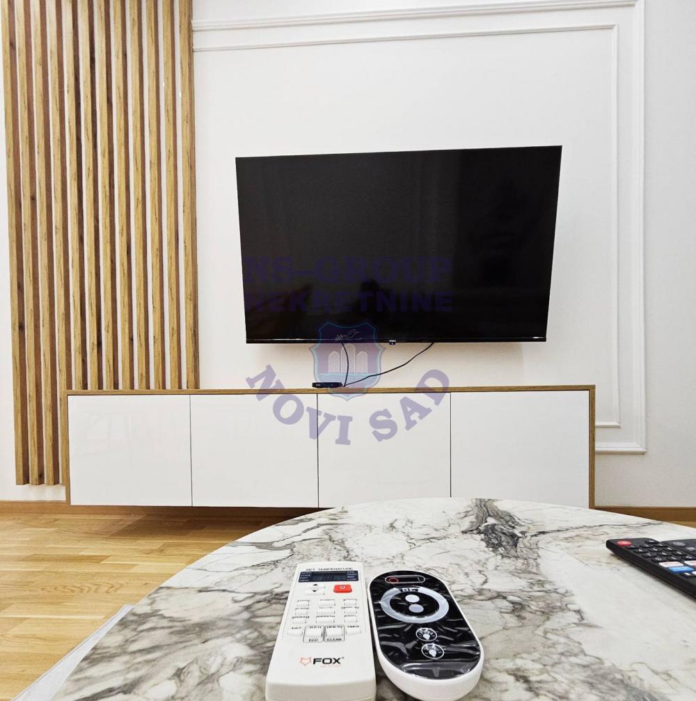 Slika 8 - Dvosoban, 47m2, Avijatičarsko naselje Novi Sad, sa terasom, ima lift