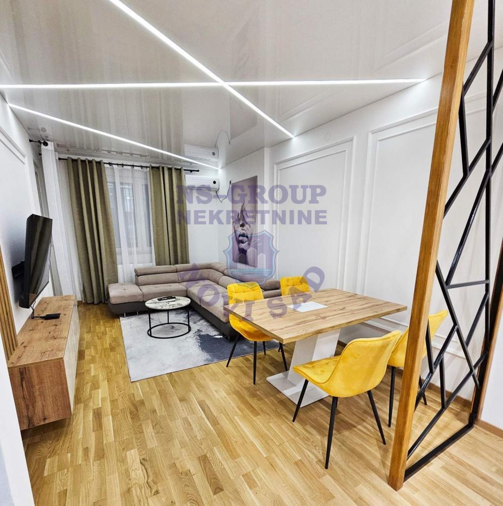 Glavna slika -Dvosoban, 47m2, Avijatičarsko naselje Novi Sad, sa terasom, ima lift