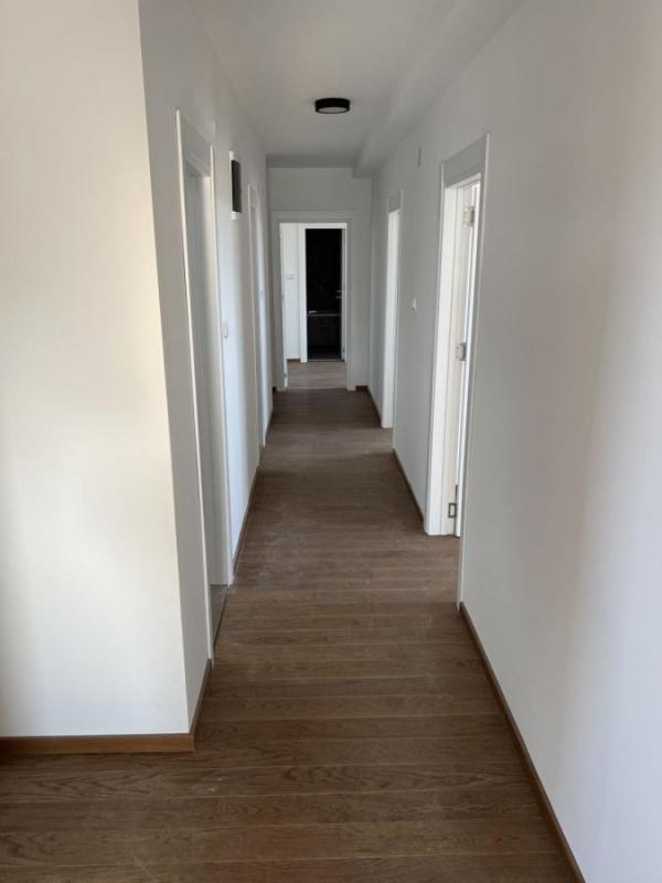 Slika 8 - Nov šestosoban Penthouse na Telepu