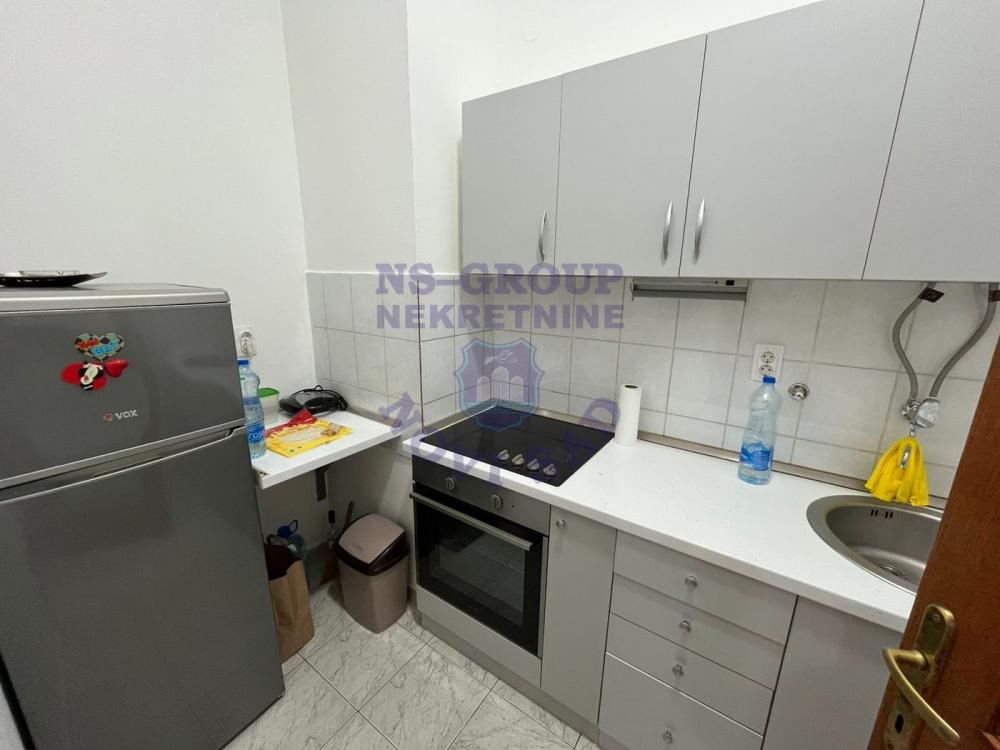 Slika 2 - Dvosoban, 51m2, Bulevar oslobođenja Novi Sad, ima lift