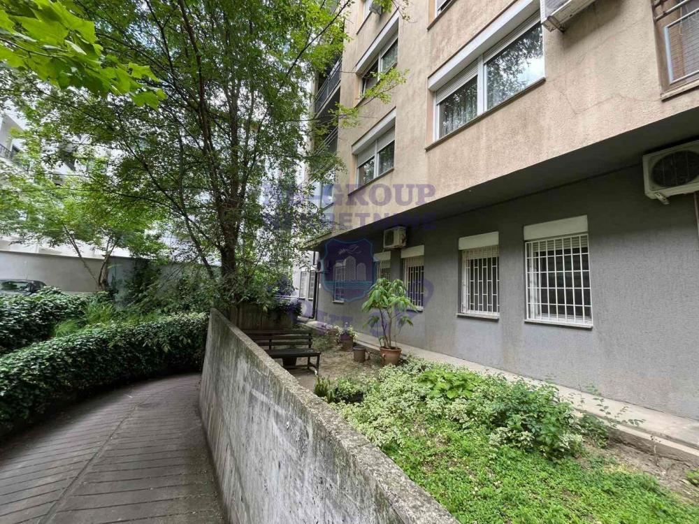 Glavna slika -Dvosoban, 51m2, Bulevar oslobođenja Novi Sad, ima lift