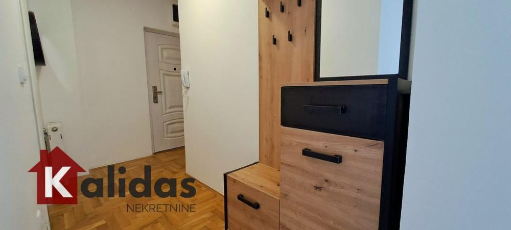 Slika 2 - Stan,NOVI SAD,CENTAR,kv: 56, € 146260, ID: 1007820