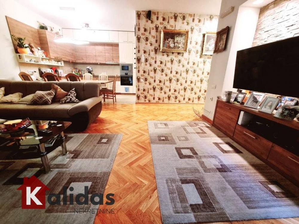 Slika 3 - Stan,NOVI SAD,BULEVAR,kv: 124, € 257500, ID: 1007617