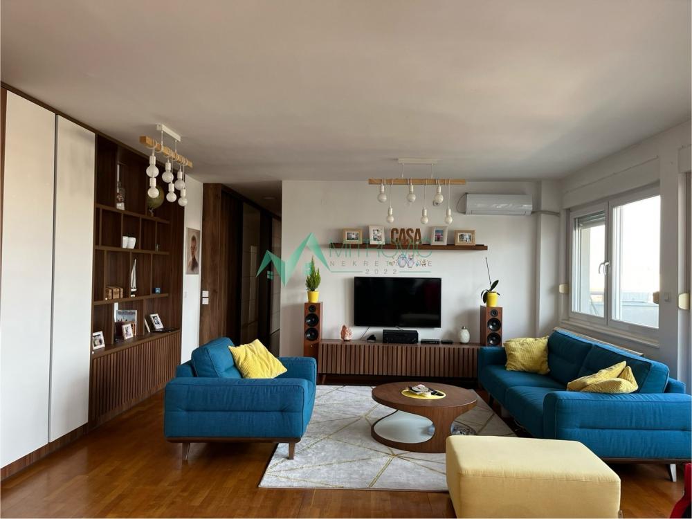 Slika 2 - Spens, 112m2. Odličan troiposoban stan sa parking mestom. 