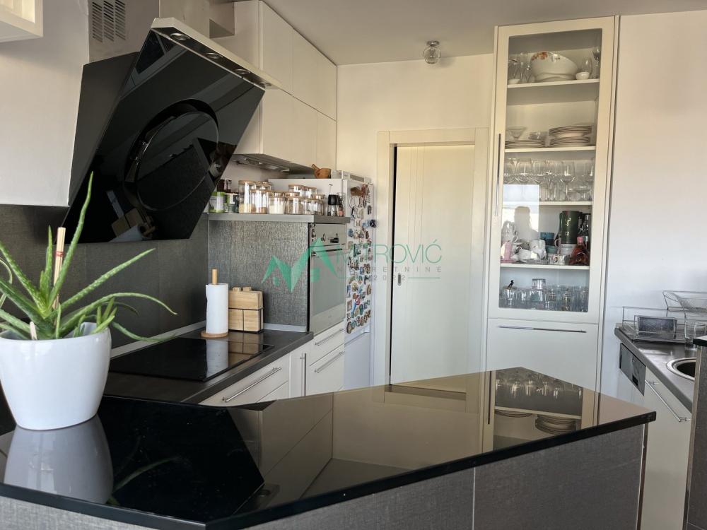 Slika 8 - Spens, 112m2. Odličan troiposoban stan sa parking mestom. 