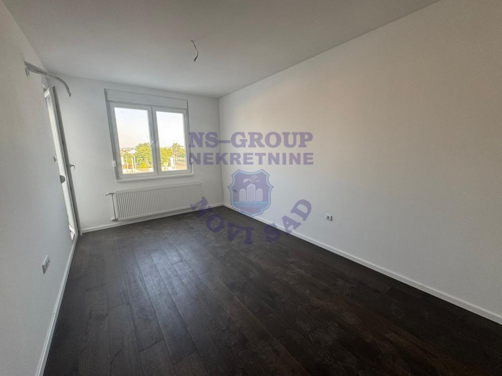 Glavna slika -Dvosoban stan na Somborskoj rampi. Idealan raspored.