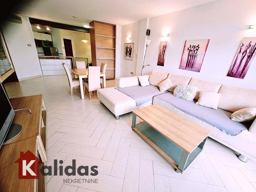 Glavna slika -Stan,NOVI SAD,BULEVAR,kv: 92, € 227400, ID: 1007243