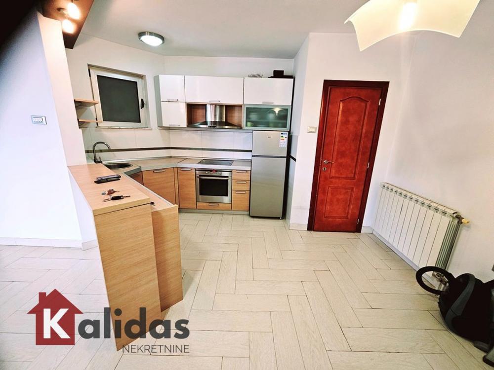 Slika 11 - Stan,NOVI SAD,BULEVAR,kv: 92, € 227400, ID: 1007243