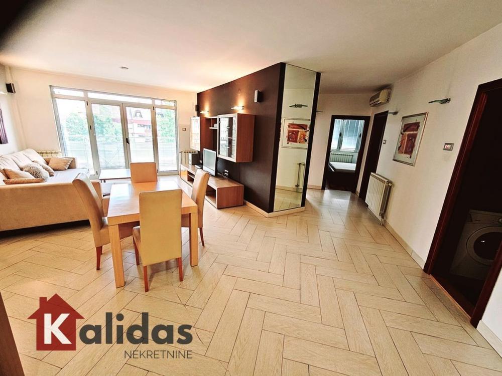 Slika 8 - Stan,NOVI SAD,BULEVAR,kv: 92, € 227400, ID: 1007243