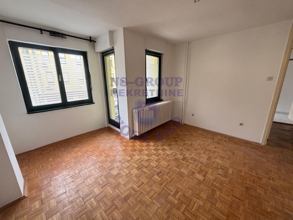 Glavna slika -Odličan stan na Novom Naselju -32m2  Šifra: 548365